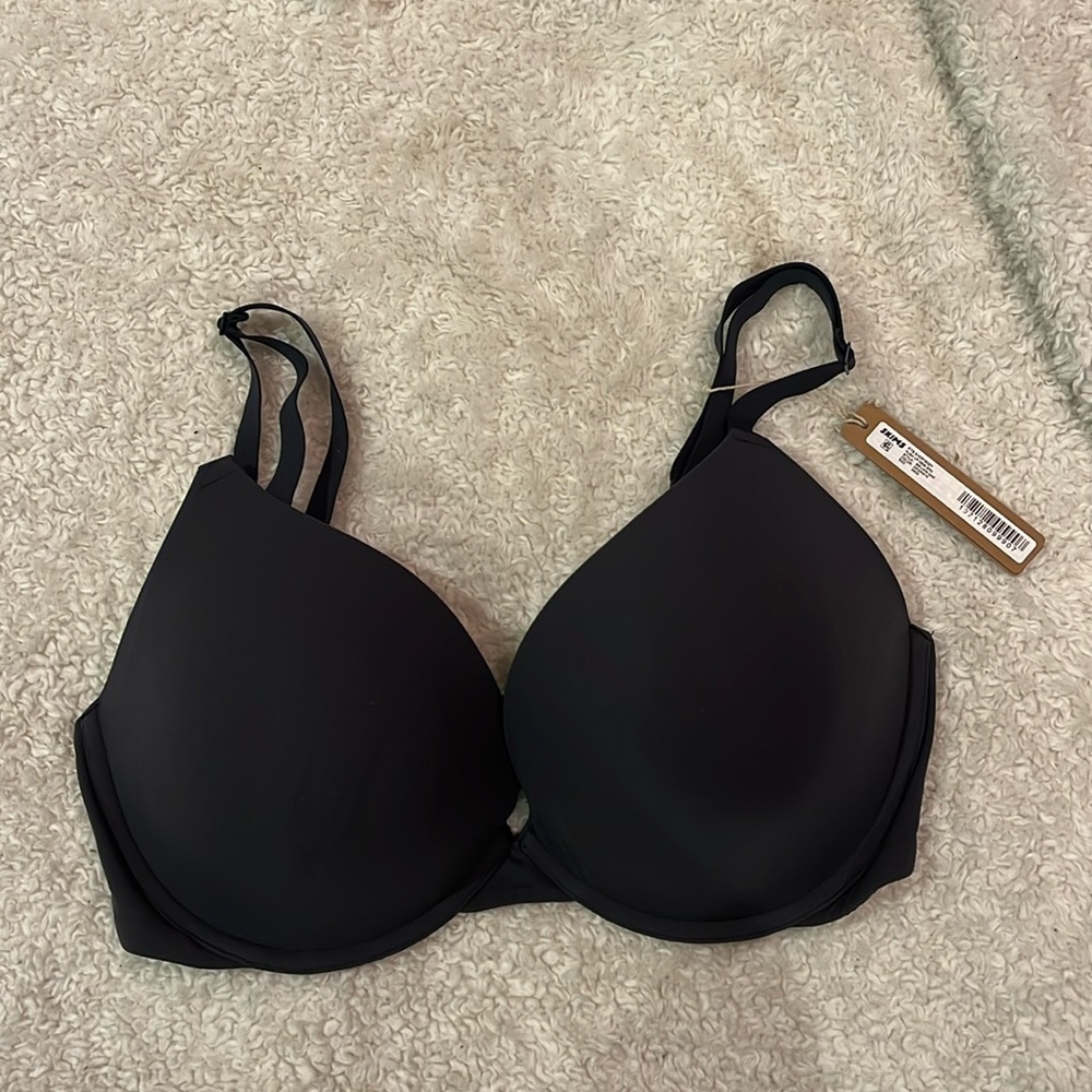 NWT!! SKIMS 36DD BLACK “Fits Everybody Push Up Demi Bra”